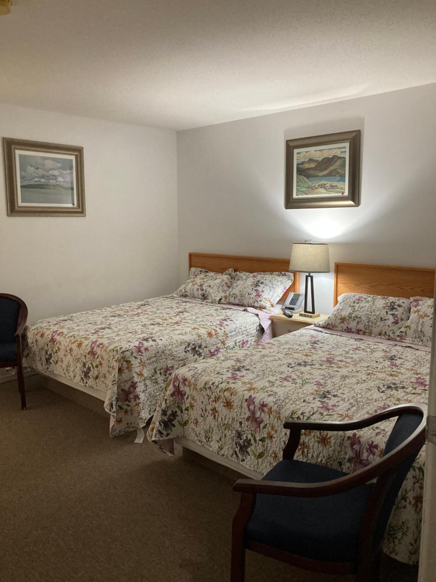 Motel 99 Grand Forks Exterior photo