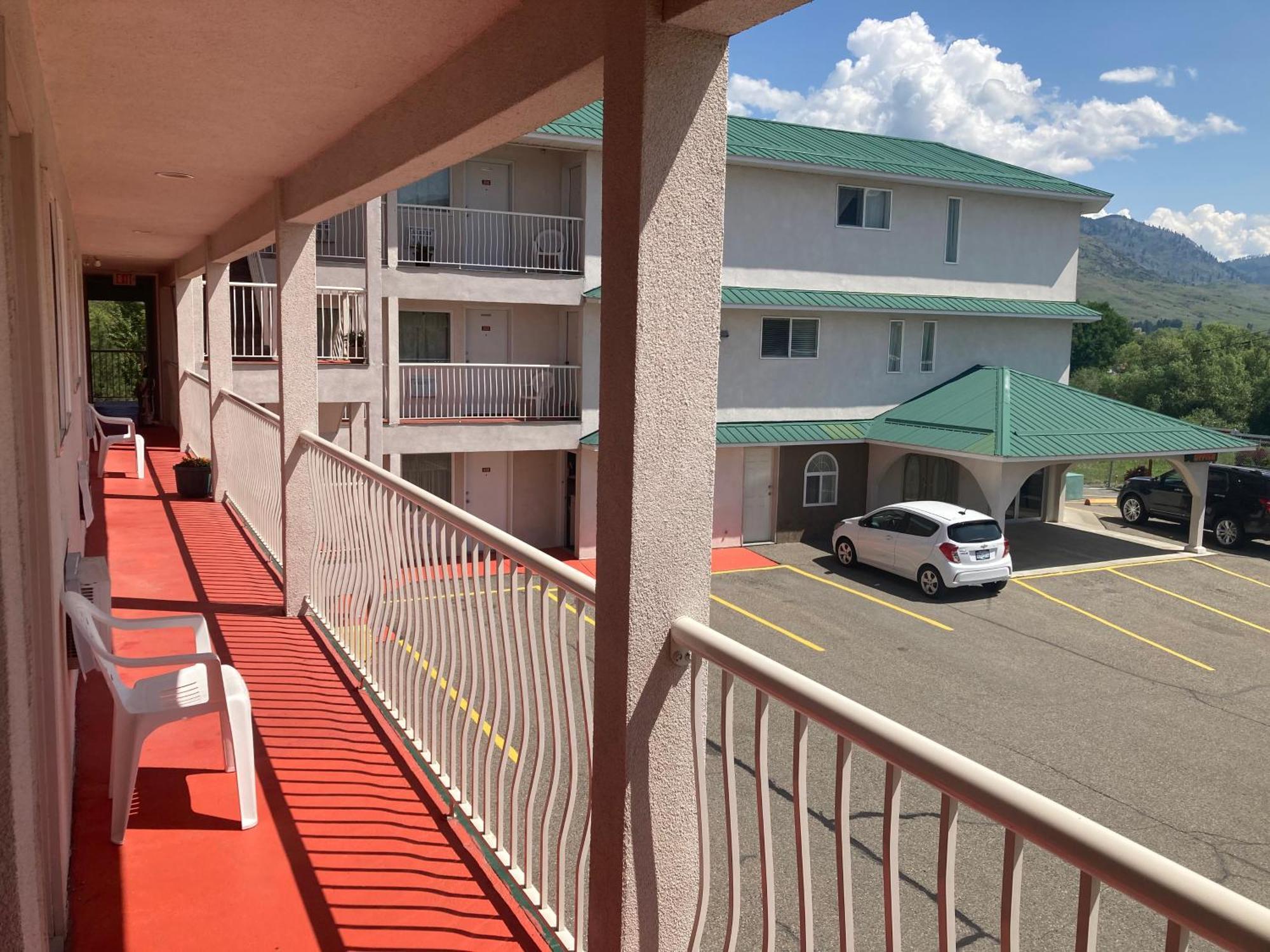 Motel 99 Grand Forks Exterior photo