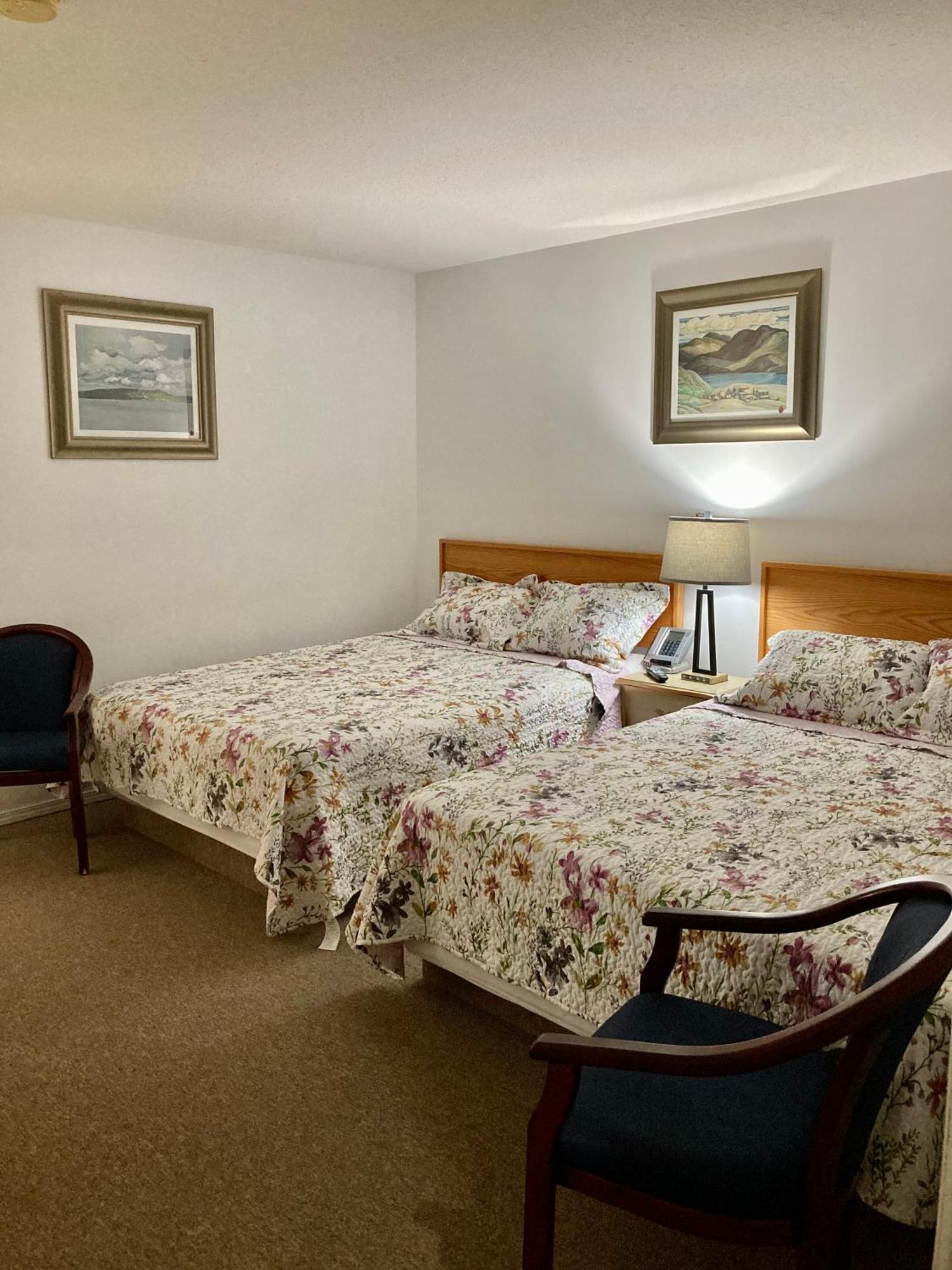 Motel 99 Grand Forks Exterior photo