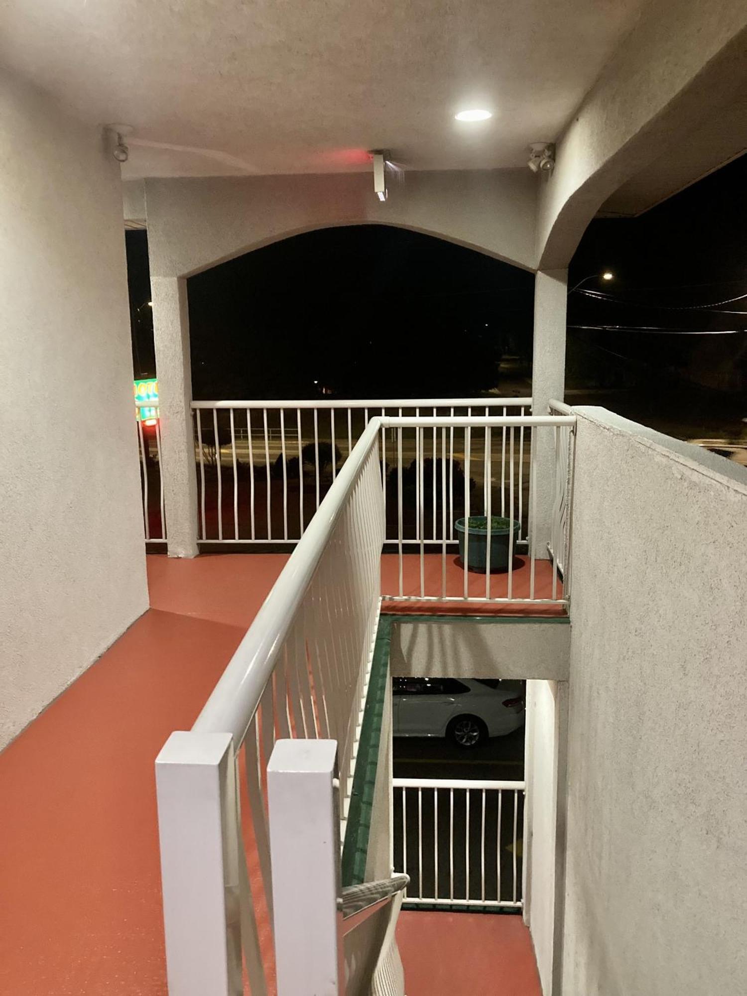 Motel 99 Grand Forks Exterior photo