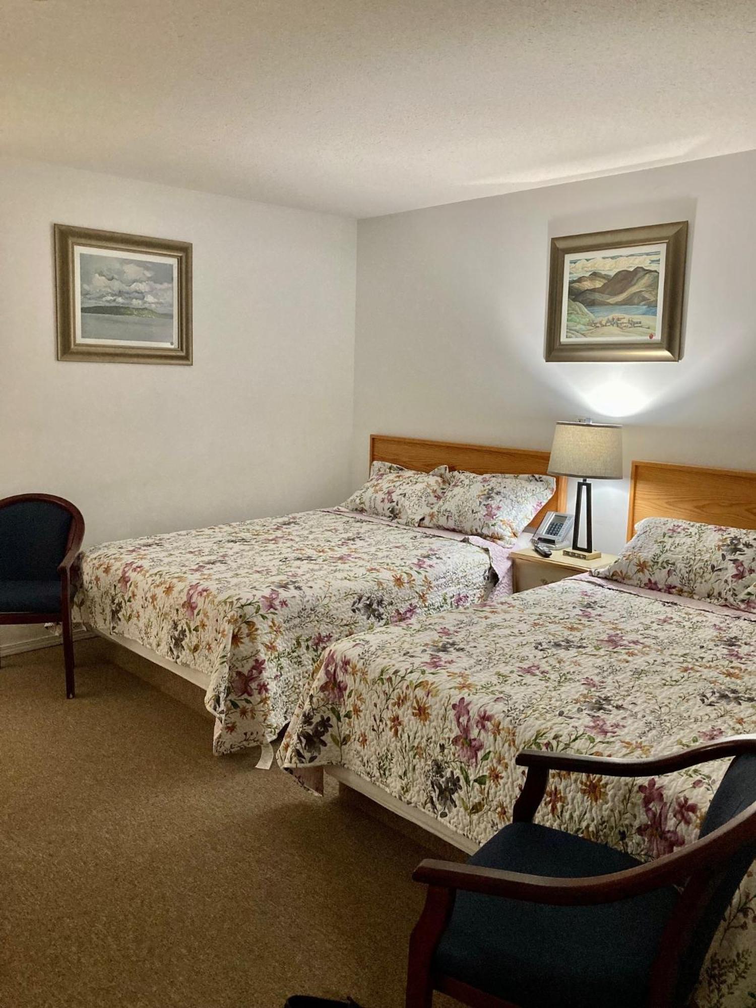 Motel 99 Grand Forks Exterior photo